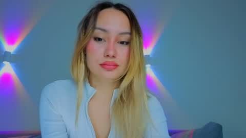 Snapshot of strawberrypie99 chatting on 04.05.26 Tati and Lola online show from 04.05.26