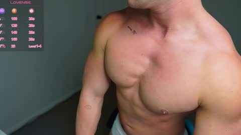 Snapshot of streatmeat chatting on 03.10.25 streatmeat online show from 03.10.25