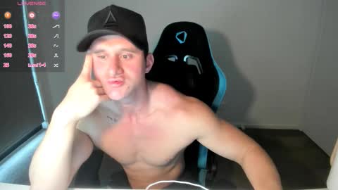 Snapshot of streatmeat chatting on 11.02.25 streatmeat online show from 11.02.25