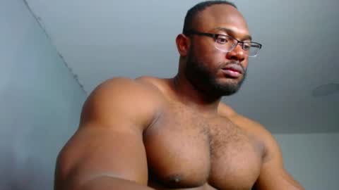 Snapshot of strong_george1 chatting on 12.04.24 strong_george1 online show from 12.04.24