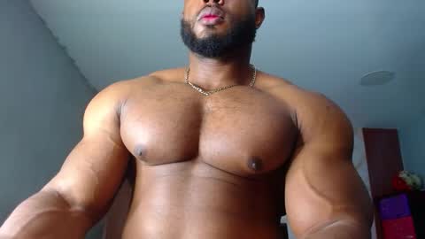 Snapshot of strong_george1 chatting on 12.15.25 strong_george1 online show from 12.15.25