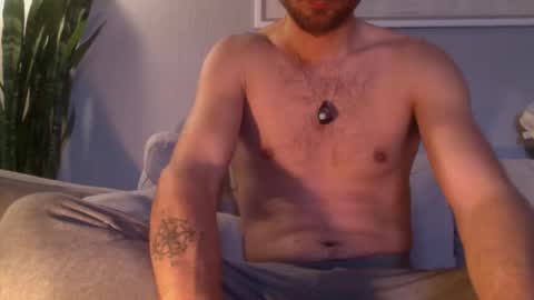 Snapshot of strongelvis chatting on 01.09.25 strongelvis online show from 01.09.25