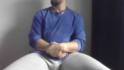 Snapshot of studdotcom chatting on 11.30.25 Ero online show from 11.30.25