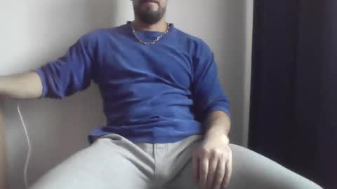 Snapshot of studdotcom chatting on 12.04.25 Ero online show from 12.04.25