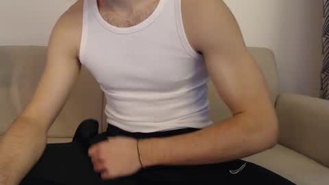 Stud From Paris online show from 02.18.25