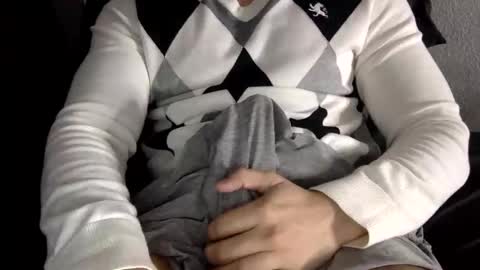 Snapshot of studmuffinxo chatting on 12.04.25 STUD online show from 12.04.25