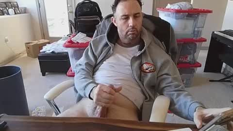 Snapshot of stukeswg chatting on 03.12.25 Simon online show from 03.12.25