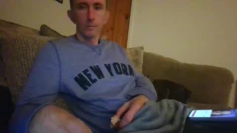 Snapshot of stuuuey73 chatting on 11.30.25 stuuuey73 online show from 11.30.25