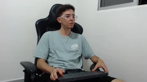 stwart_little online show from 01.06.26