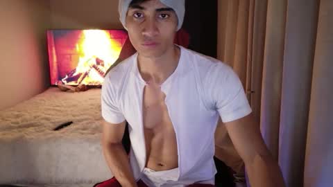 Snapshot of stylishman01 chatting on 03.31.26 stylish man online show from 03.31.26