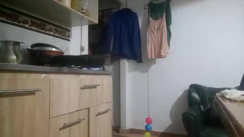 suarez25422459 online show from 11.18.25