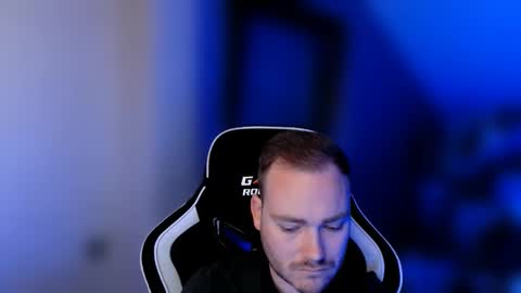 Snapshot of sub_austr chatting on 11.08.25 sub_austr online show from 11.08.25