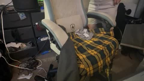 Snapshot of sub_boy221059 chatting on 10.28.25 sub_boy221059 online show from 10.28.25