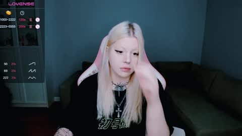 Snapshot of succubus_leslie chatting on 12.22.24 succubus_leslie online show from 12.22.24