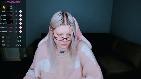 Snapshot of succubus_leslie chatting on 01.03.25 succubus_leslie online show from 01.03.25