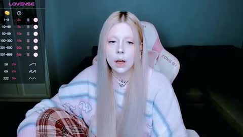 Snapshot of succubus_leslie chatting on 09.25.25 succubus_leslie online show from 09.25.25