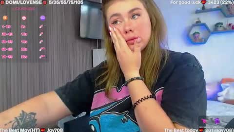 suchcute_ online show from 05.08.26
