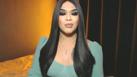 JADE ELYSE online show from 01.10.25