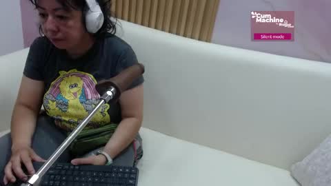 Snapshot of sucker_drool chatting on 05.30.26 Sucky online show from 05.30.26