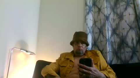 Snapshot of suckitu812 chatting on 12.18.24 SUCKITU812 online show from 12.18.24