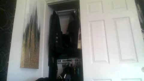 Snapshot of suckitu812 chatting on 02.27.25 SUCKITU812 online show from 02.27.25