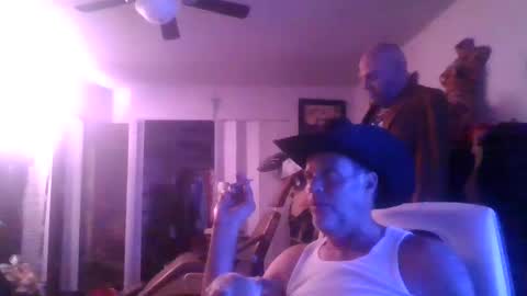 Snapshot of suckitu812 chatting on 09.17.25 SUCKITU812 online show from 09.17.25