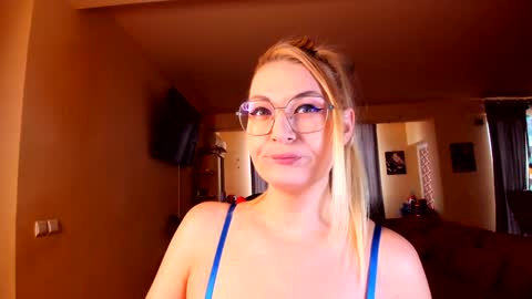 Snapshot of sugar_mayy chatting on 02.08.25 May online show from 02.08.25