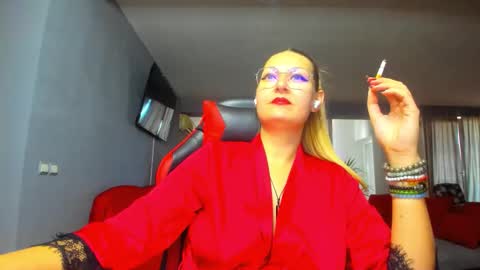 Snapshot of sugar_mayy chatting on 11.21.25 May online show from 11.21.25