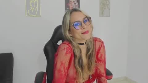 sugar_milff online show from 11.24.25