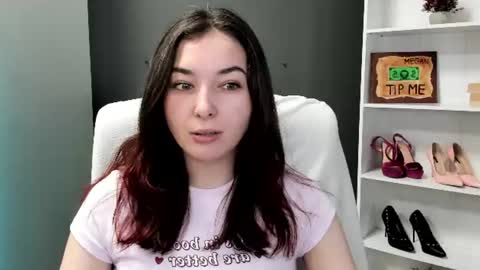 Snapshot of sugar_xmegan chatting on 06.18.26 Megan online show from 06.18.26