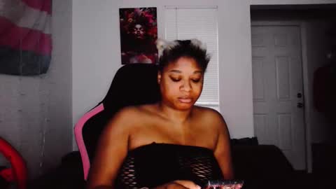 Snapshot of sugarbearlove87 chatting on 11.20.25 lexi love online show from 11.20.25