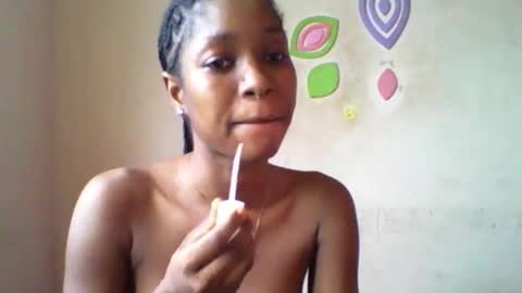 Snapshot of sugarmeltsxx chatting on 10.23.25 Bella online show from 10.23.25