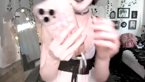 Snapshot of sugarmiette chatting on 07.08.26 Ella online show from 07.08.26