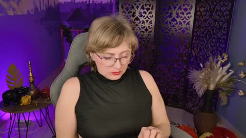 Vivien online show from 01.12.25