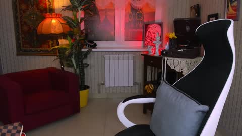 Vivien online show from 01.25.25