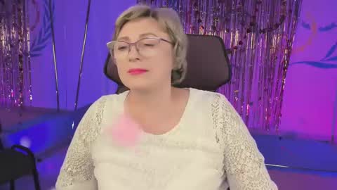 Vivien online show from 02.19.25