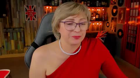 Vivien online show from 03.08.25