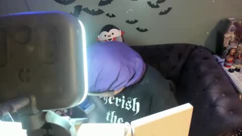 Sugary online show from 02.14.25