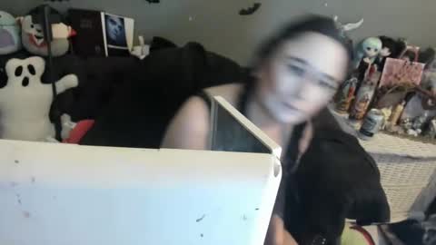 Sugary online show from 11.17.25