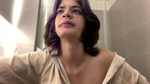 Snapshot of sukulaurens chatting on 10.03.25 Suku Ren online show from 10.03.25