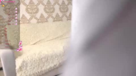 Snapshot of summer_hazee chatting on 11.04.25 Leia online show from 11.04.25