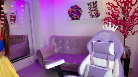 Snapshot of summer_miller chatting on 10.17.25 summer_miller online show from 10.17.25