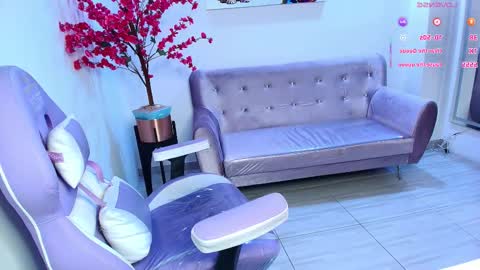 Snapshot of summer_miller chatting on 11.05.25 summer_miller online show from 11.05.25