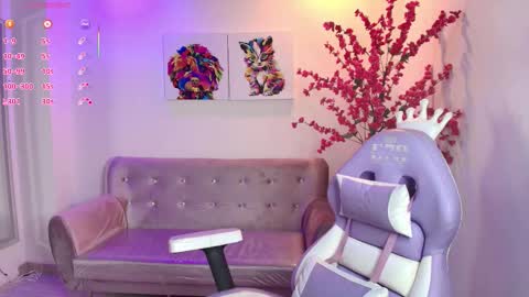 Snapshot of summer_miller chatting on 11.21.25 summer_miller online show from 11.21.25