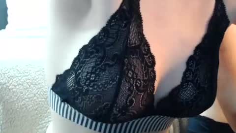 Snapshot of summerrrrrrrrr chatting on 01.27.25 The real sugar baby Sam Summer online show from 01.27.25