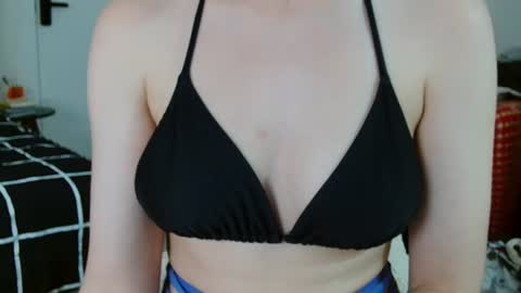 Snapshot of summerrrrrrrrr chatting on 03.04.25 The real sugar baby Sam Summer online show from 03.04.25
