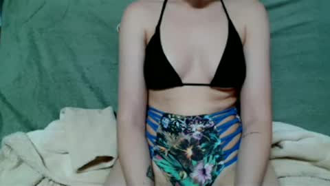Snapshot of summerrrrrrrrr chatting on 10.06.25 The real sugar baby Sam Summer online show from 10.06.25