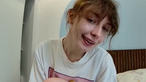 Snapshot of sun_place chatting on 02.15.25 luna online show from 02.15.25