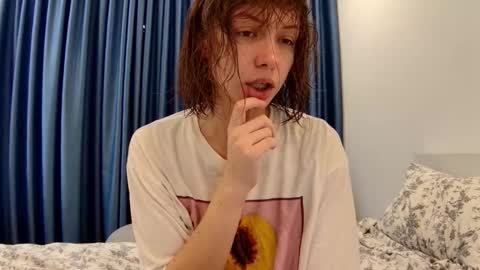 Snapshot of sun_place chatting on 02.16.25 luna online show from 02.16.25