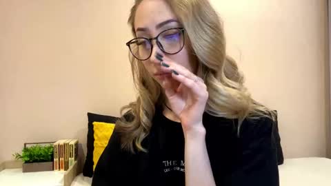 Lexi online show from 12.18.25